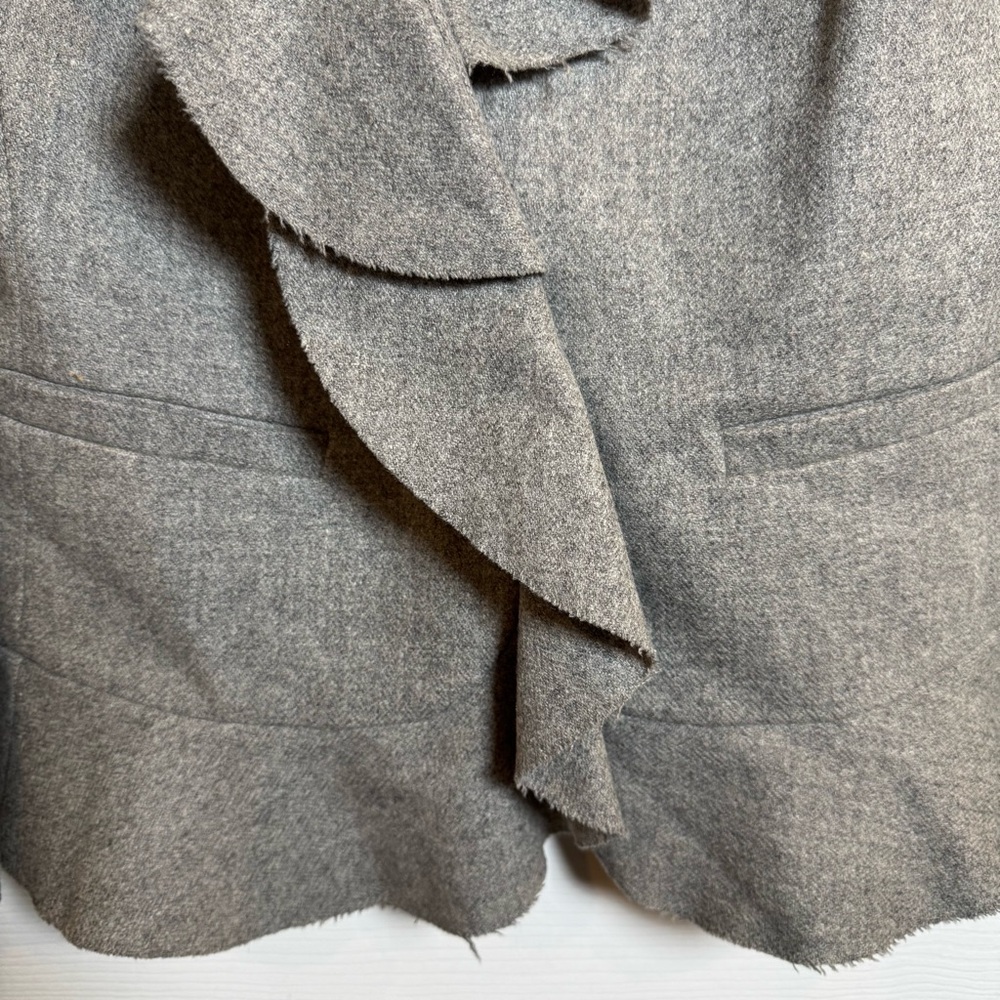 J.Crew Classic Gray Wool Ruffle Front Blazer Raw Edge Peplum Jacket Size 2 - Picture 5 of 10